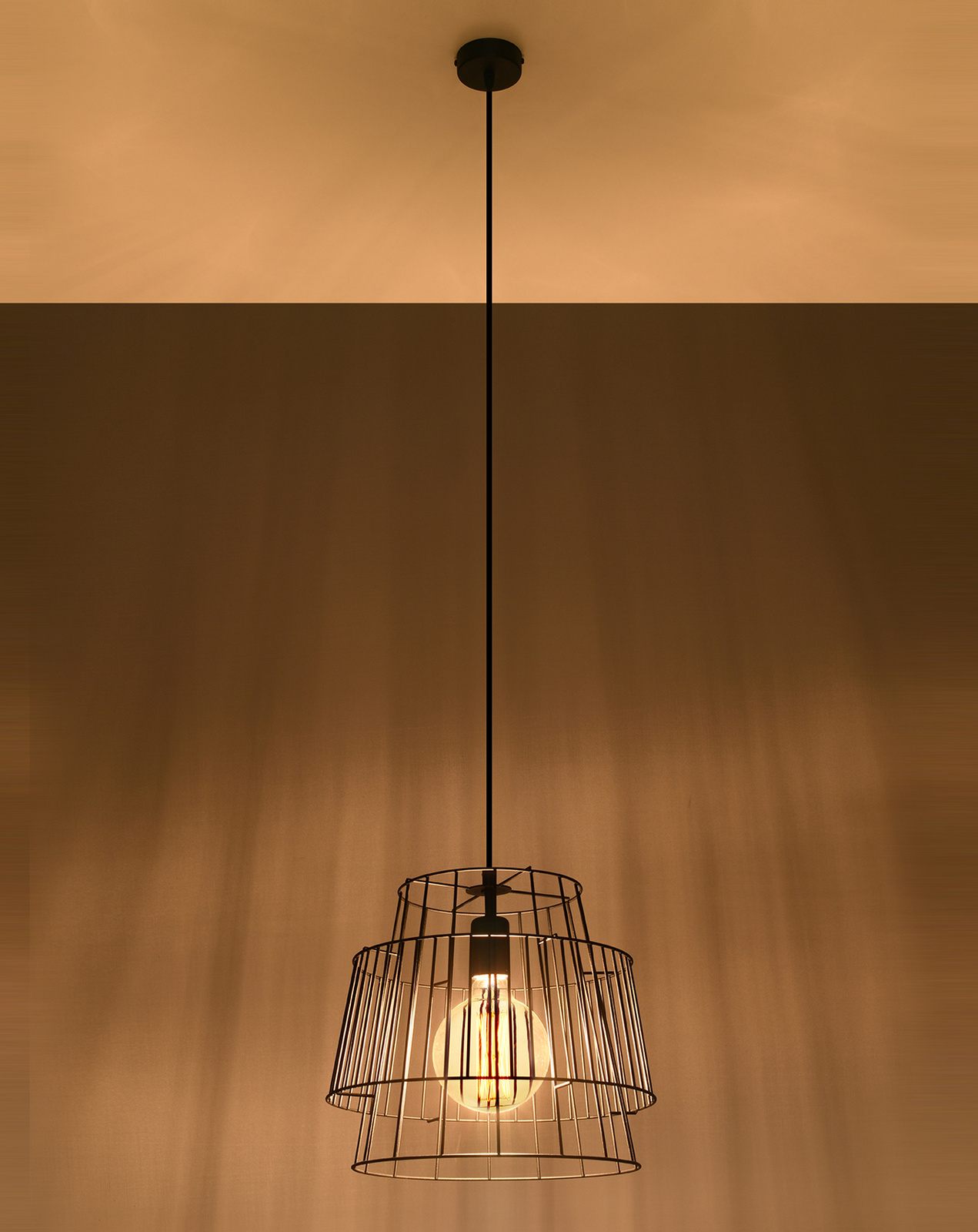 GATE lampă suspendată negru + 1x bec LED E27 3000K cald 7.5W 620lm