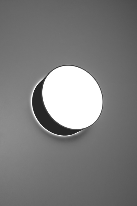 Plafonieră ARENA 25 BLACK + 1x bec LED E27 3000K Warm 7.5W 620lm